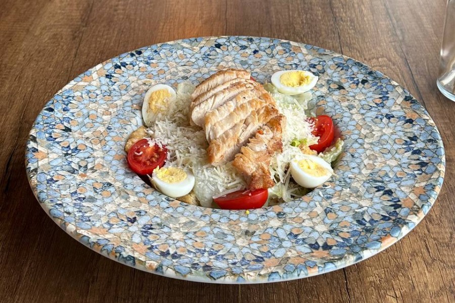 Caesar salad with chicken