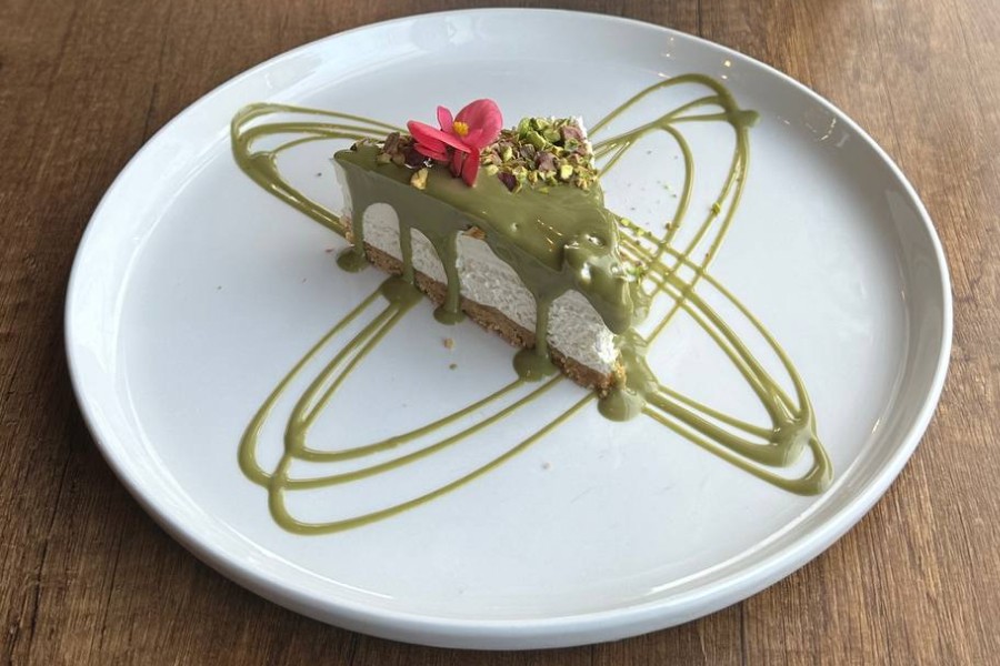 Pistachio cheesecake