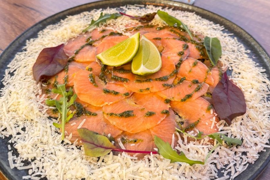 Salmon carpaccio