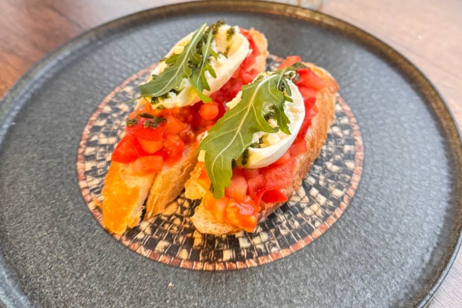 Bruschetta with burrata and tomatoes
