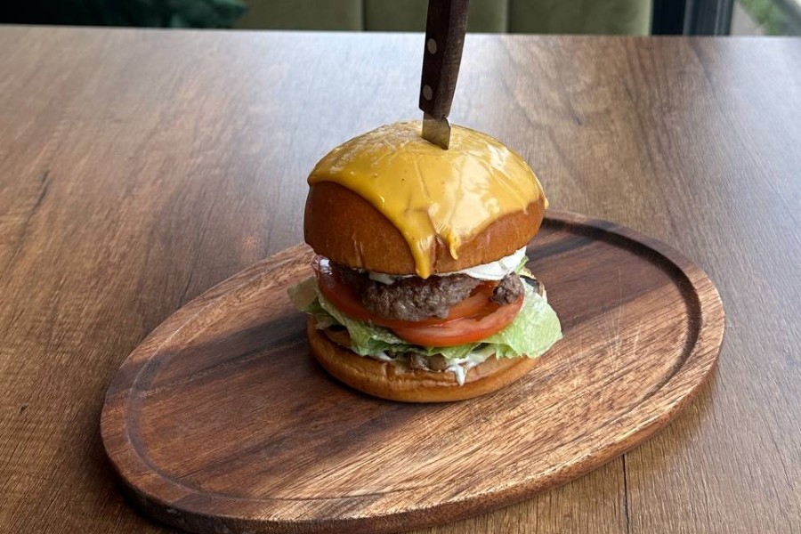 Burger "Quattro Formaggi"