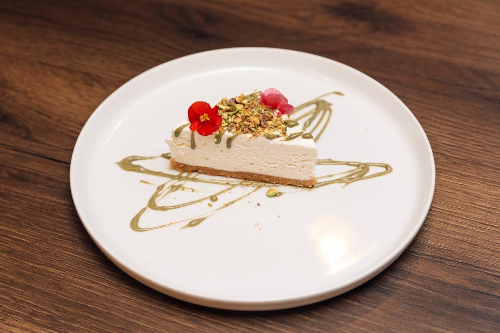 Pistachio cheesecake