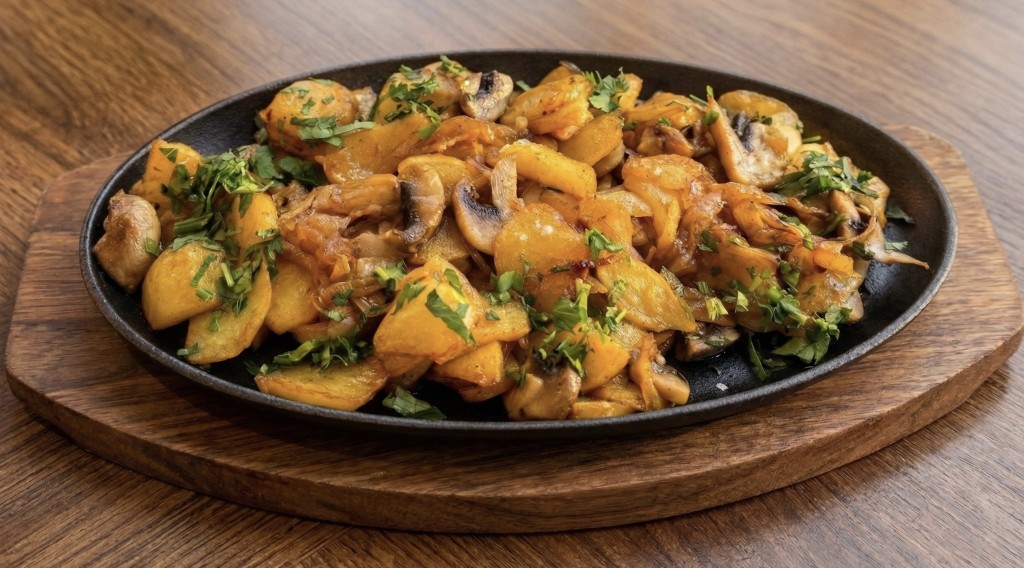 Potatoes with mushrooms