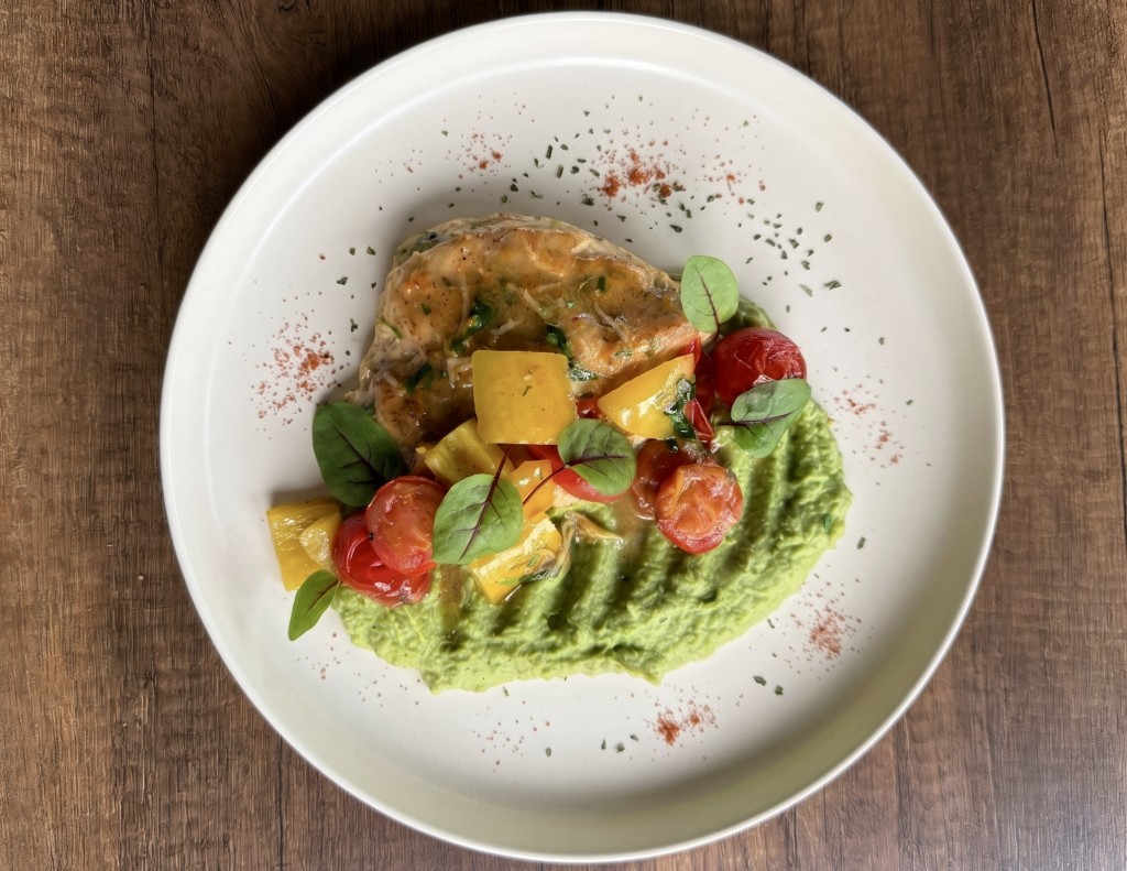 Chicken fillet with pea purée